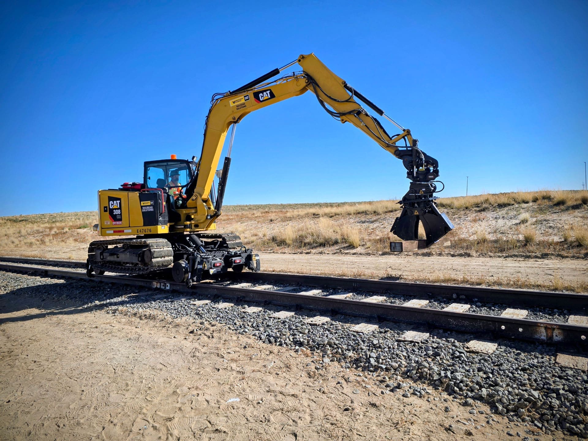 20251008_100545~2-WEB